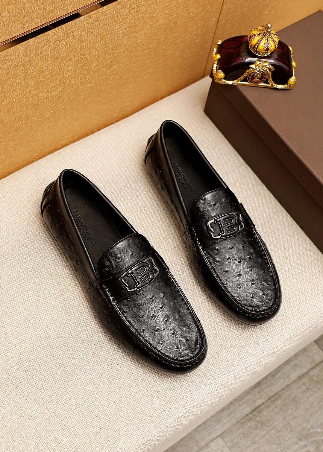 Men's Men's Shoes 💰: 420 💐BV Men's Slip-on Shoes® [BOTTEGA VENETA] Official website counter new model, one-to-one mold opening ⚠Italian calfskin embossed ➕Cow 🐂 leather lining. Driving slip-ons, available at counters, sizes 39-44 (38.45🉑️customized)